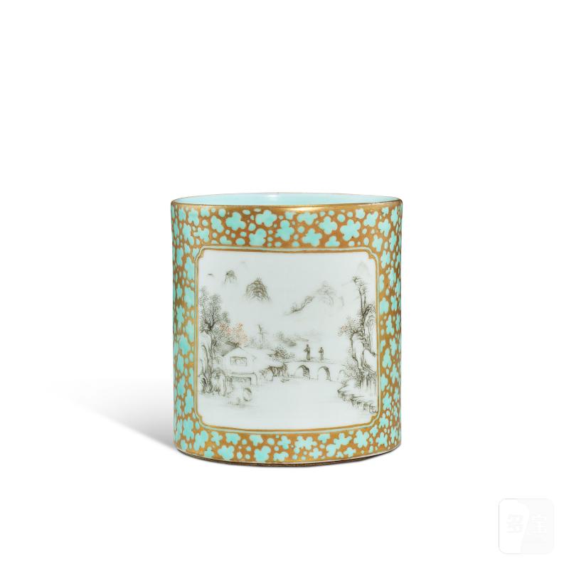A turquoise-ground gilt and grisaille-decorated 'landscape' brushpot, Seal mark and period of Qianlong | 清乾隆 松石綠地墨彩描金山水圖筆筒 《大清乾隆年製》款 - 图2